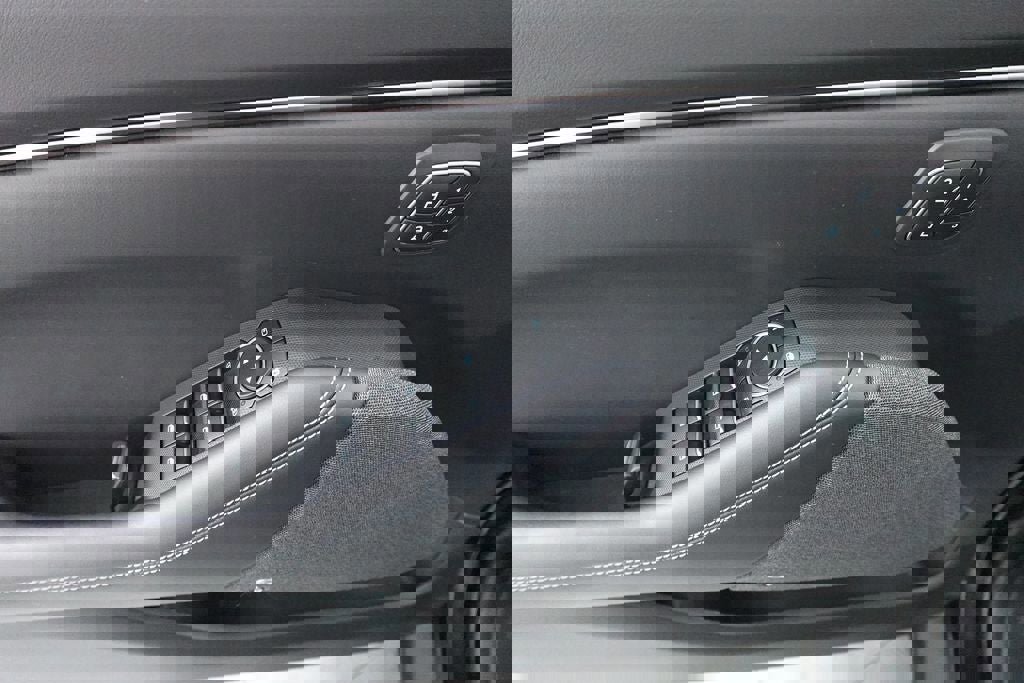 Certified 2025 Ford Mustang Mach-E Premium image 9