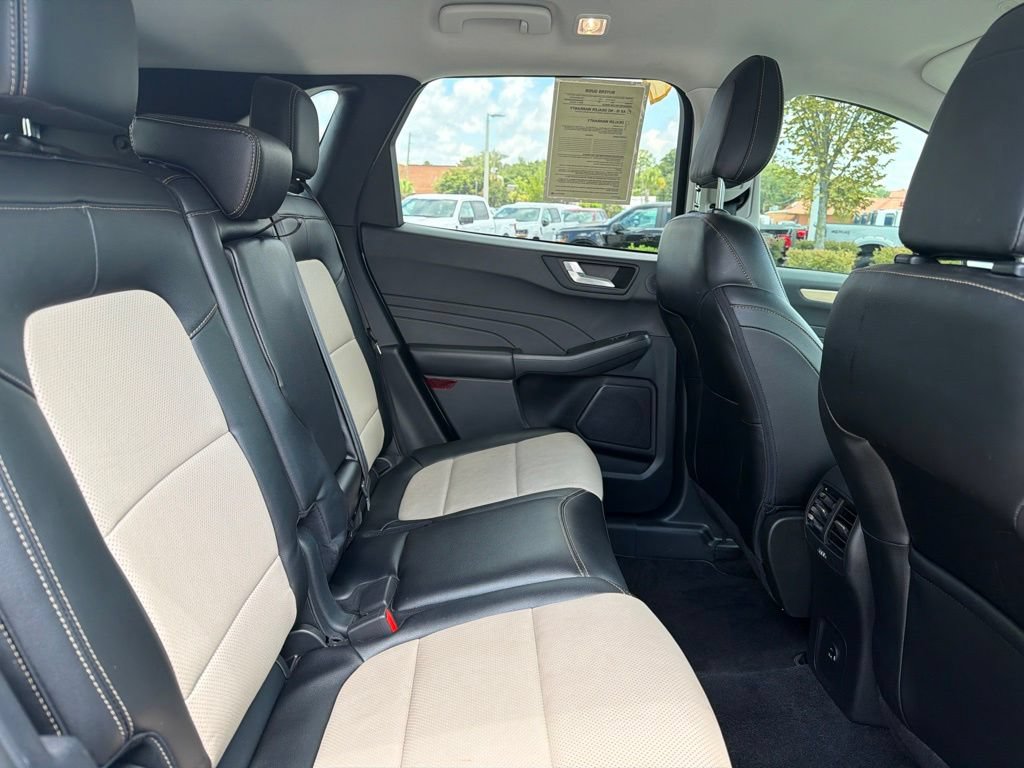 Certified 2022 Ford Escape Titanium w/ Titanium Elite Package FWD image 30