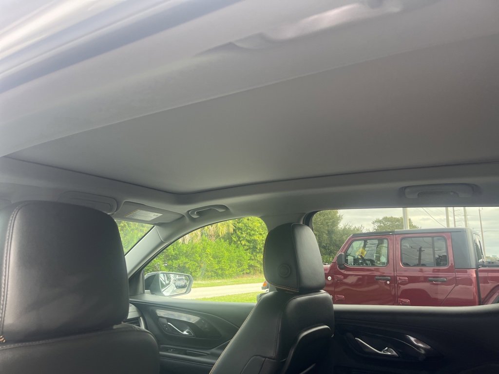 Used 2023 GMC Terrain AT4 w/ Infotainment Package II image 15