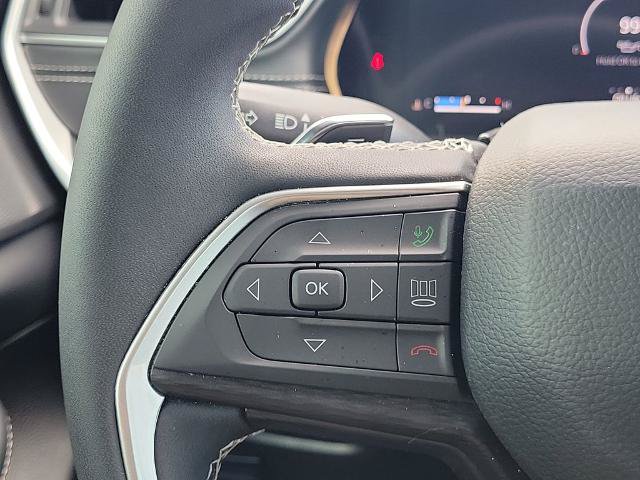Used 2025 Jeep Grand Cherokee Laredo RWD image 24