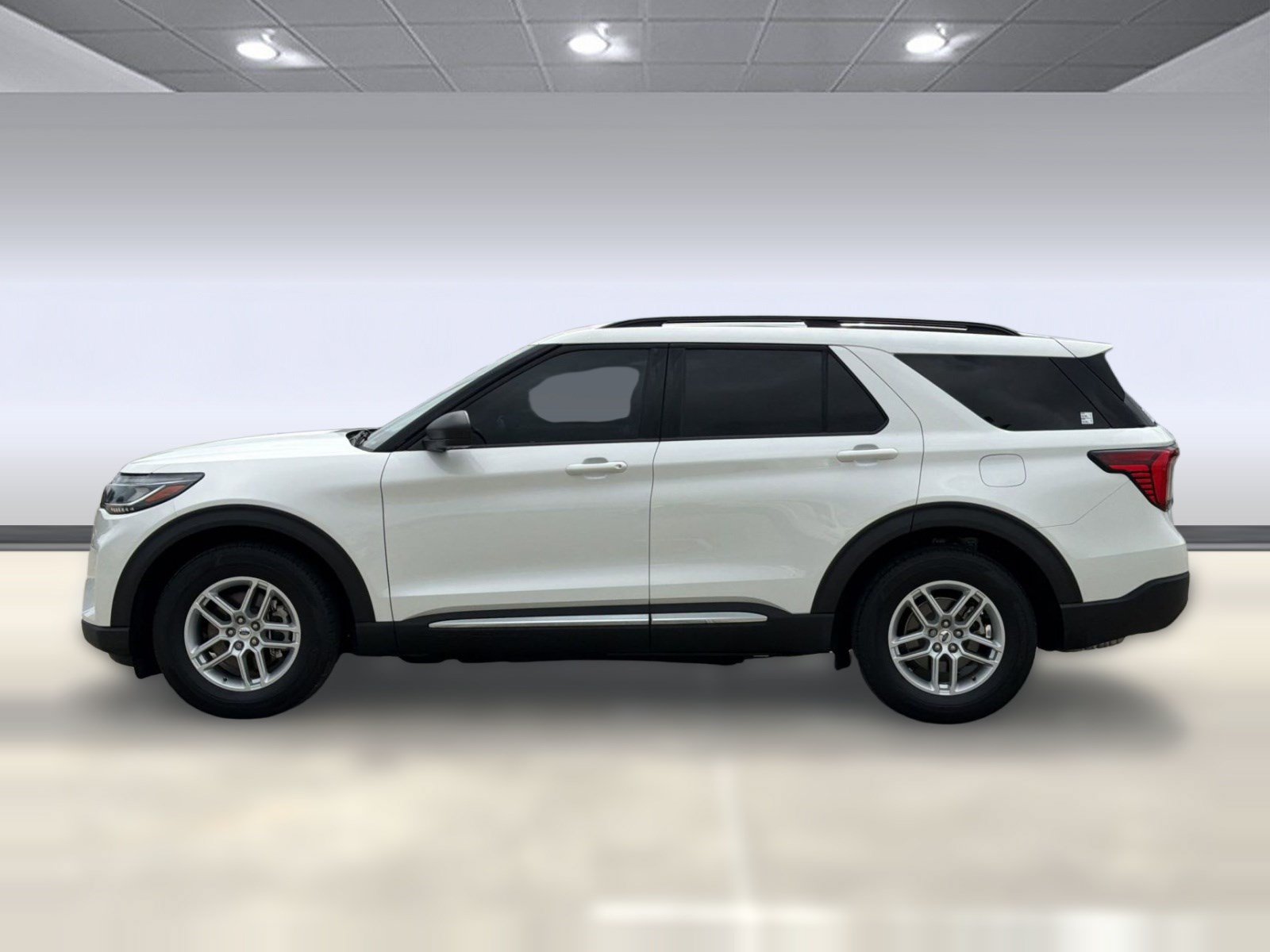 Certified 2025 Ford Explorer Active w/ Active Comfort Package RWD image 2