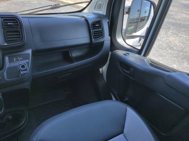 Used 2025 RAM ProMaster 2500 w/ Convenience Group image 17