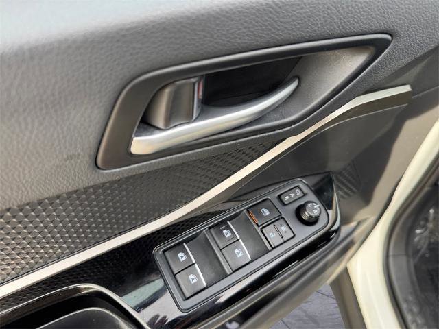 Used 2019 Toyota C-HR XLE image 13