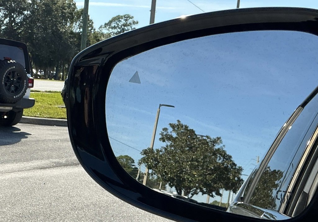 Used 2024 Chrysler Pacifica Touring-L image 45