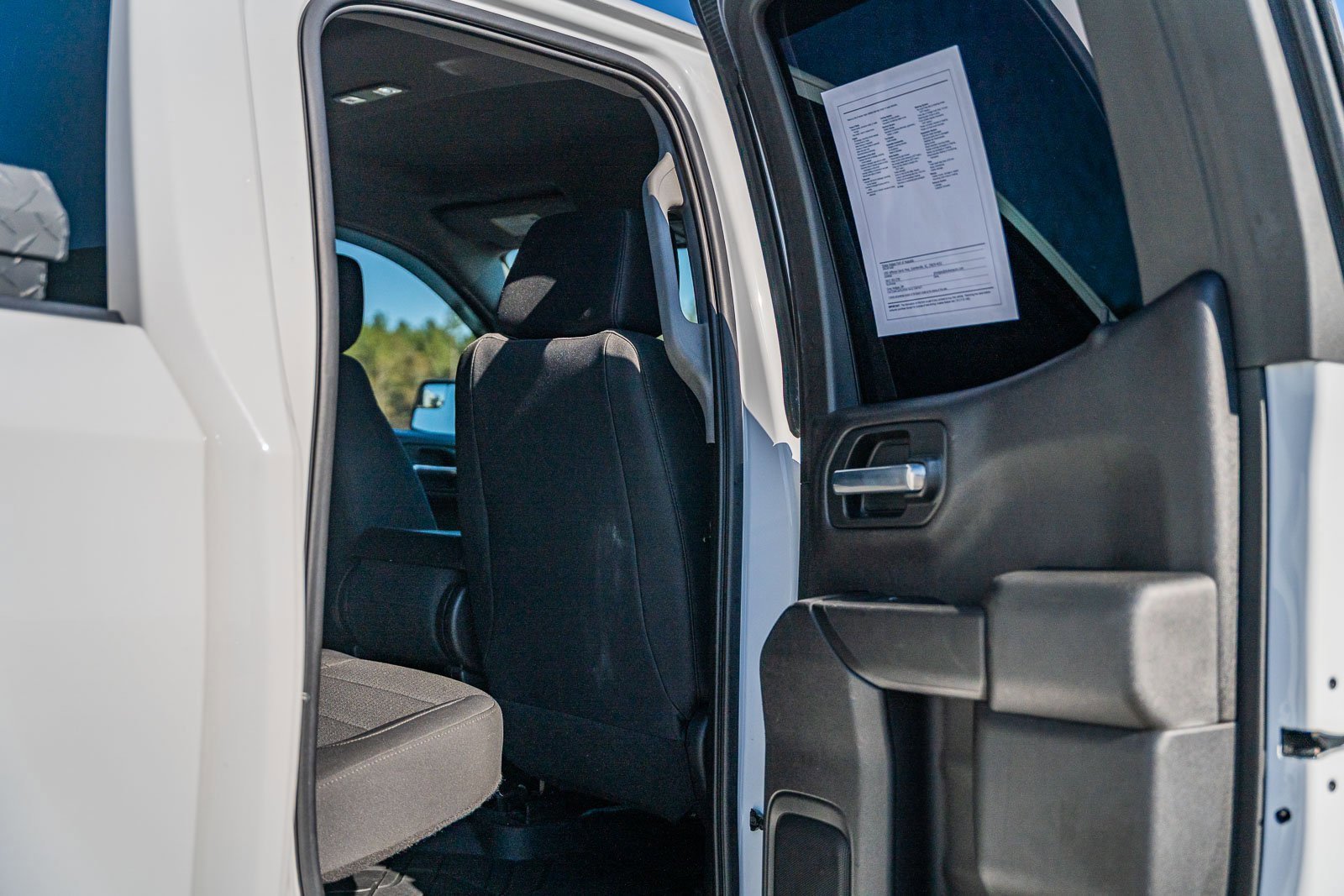 Used 2020 Chevrolet Silverado 1500 Custom w/ Custom Value Package image 14