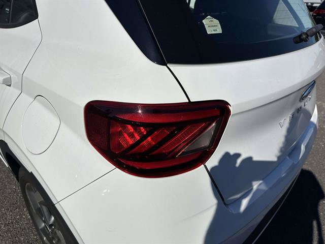 Used 2024 Hyundai Venue Limited FWD image 6