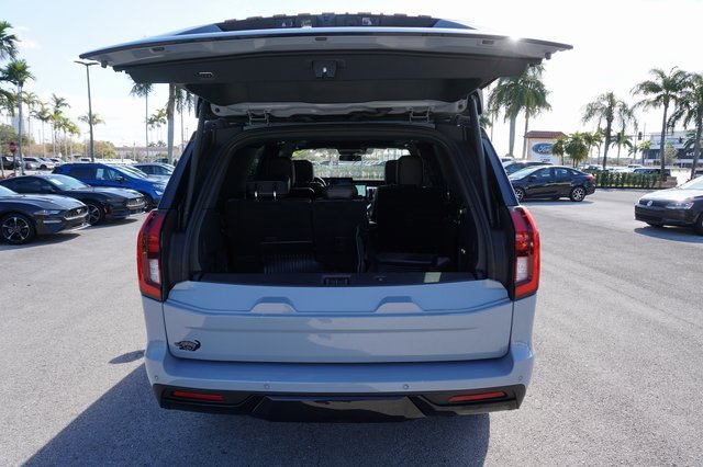 Certified 2025 Ford Expedition Tremor image 21