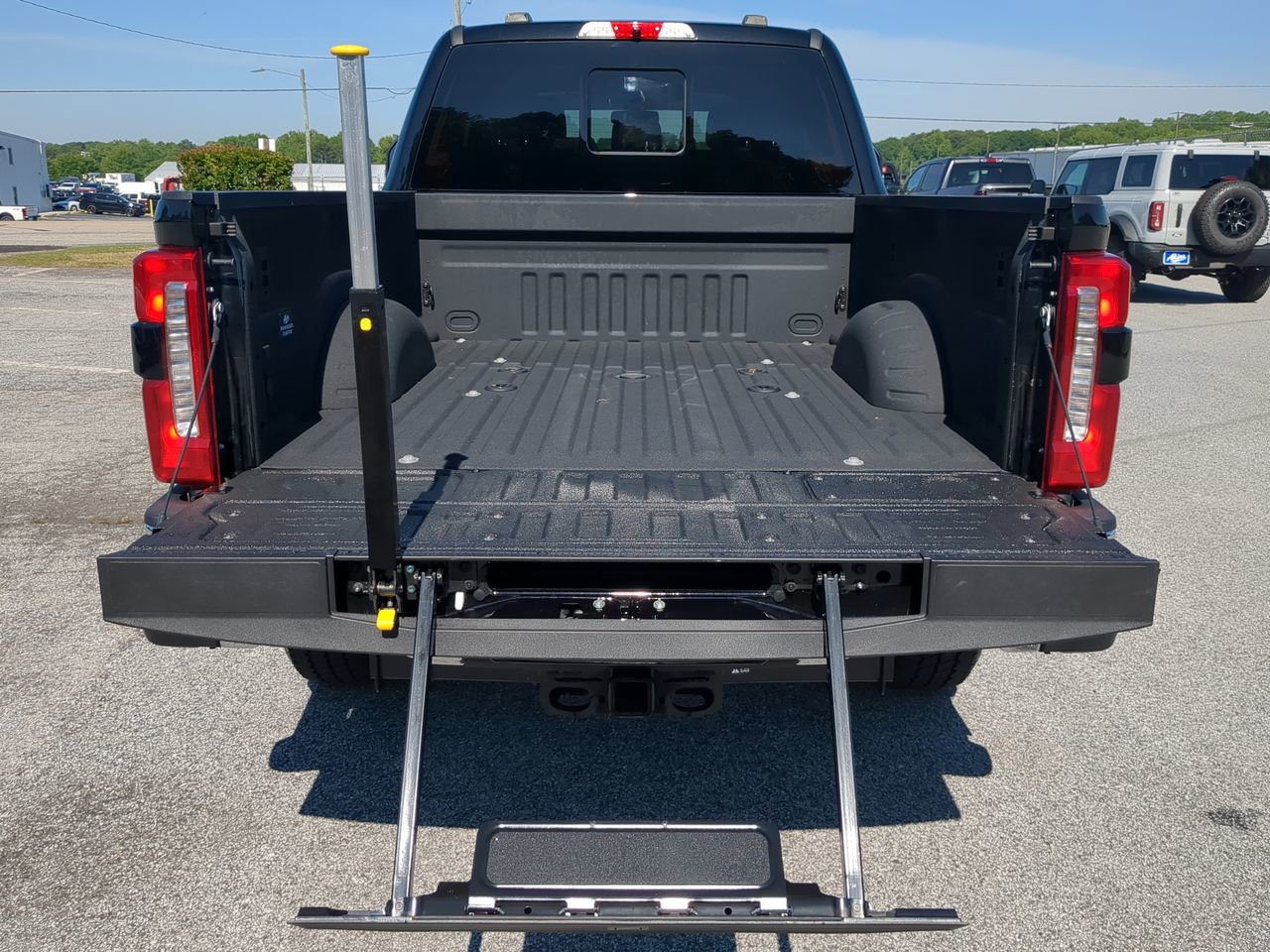 Certified 2024 Ford F350 Lariat w/ Lariat Ultimate Package AWD/4WD image 11