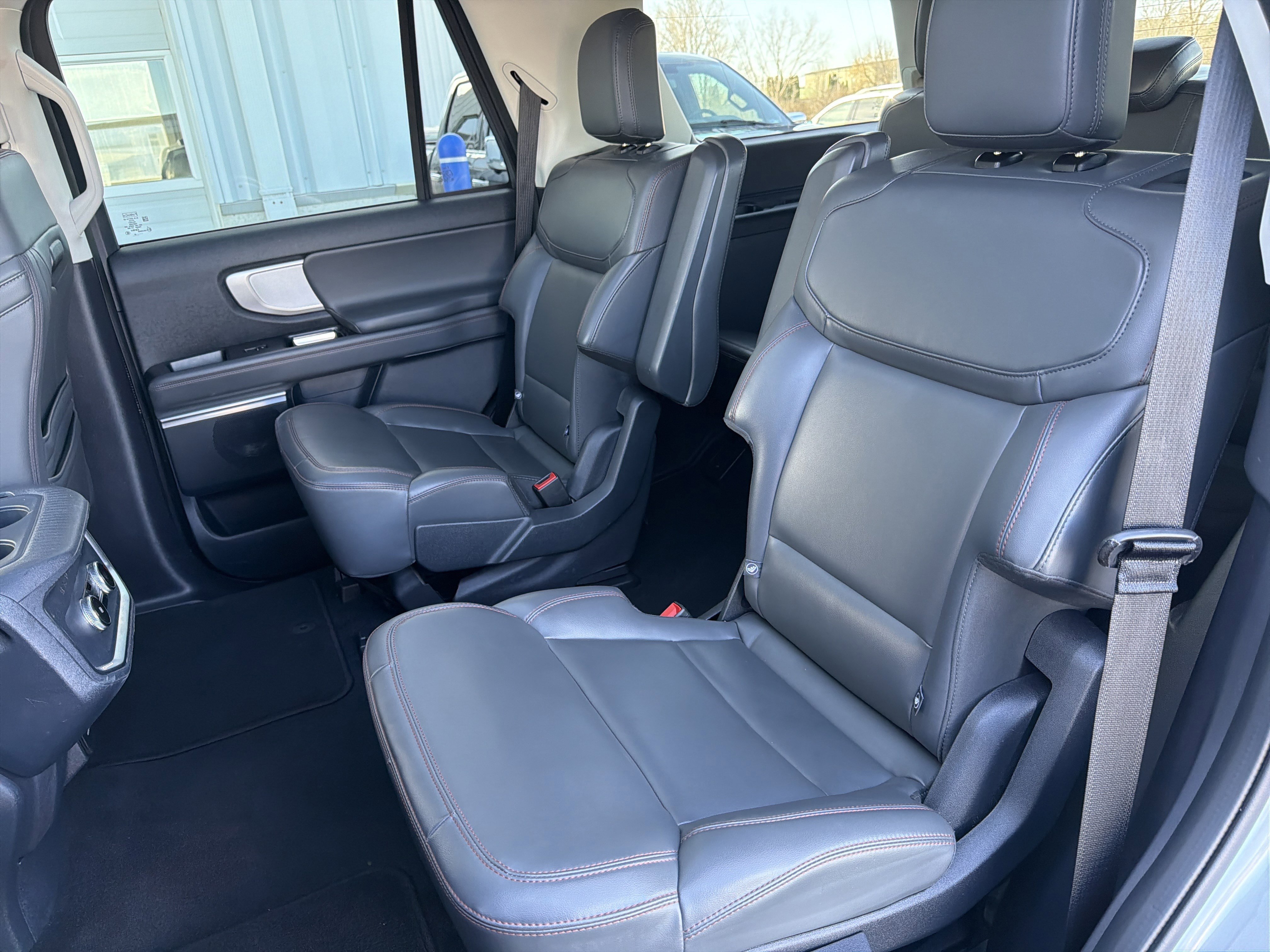 Certified 2025 Ford Expedition Active image 35