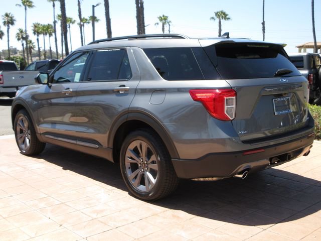 Certified 2023 Ford Explorer XLT w/ Equipment Group 202A AWD/4WD image 2