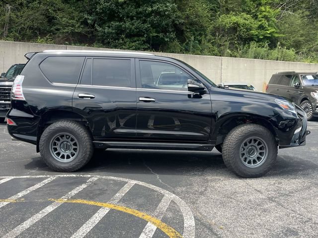 Used 2023 Lexus GX 460 Premium w/ Premium Package AWD/4WD image 2