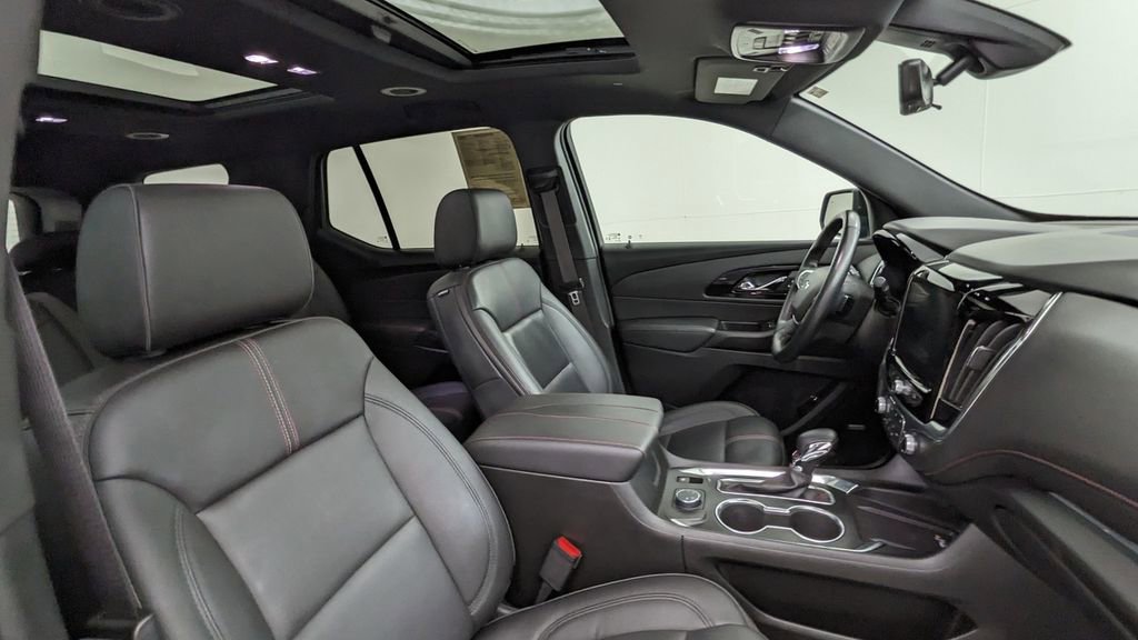 Used 2023 Chevrolet Traverse RS image 41