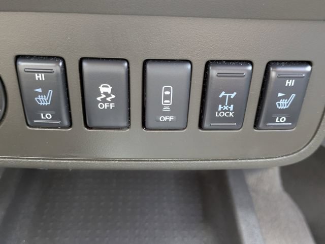 Used 2018 Nissan Frontier PRO-4X AWD/4WD image 22