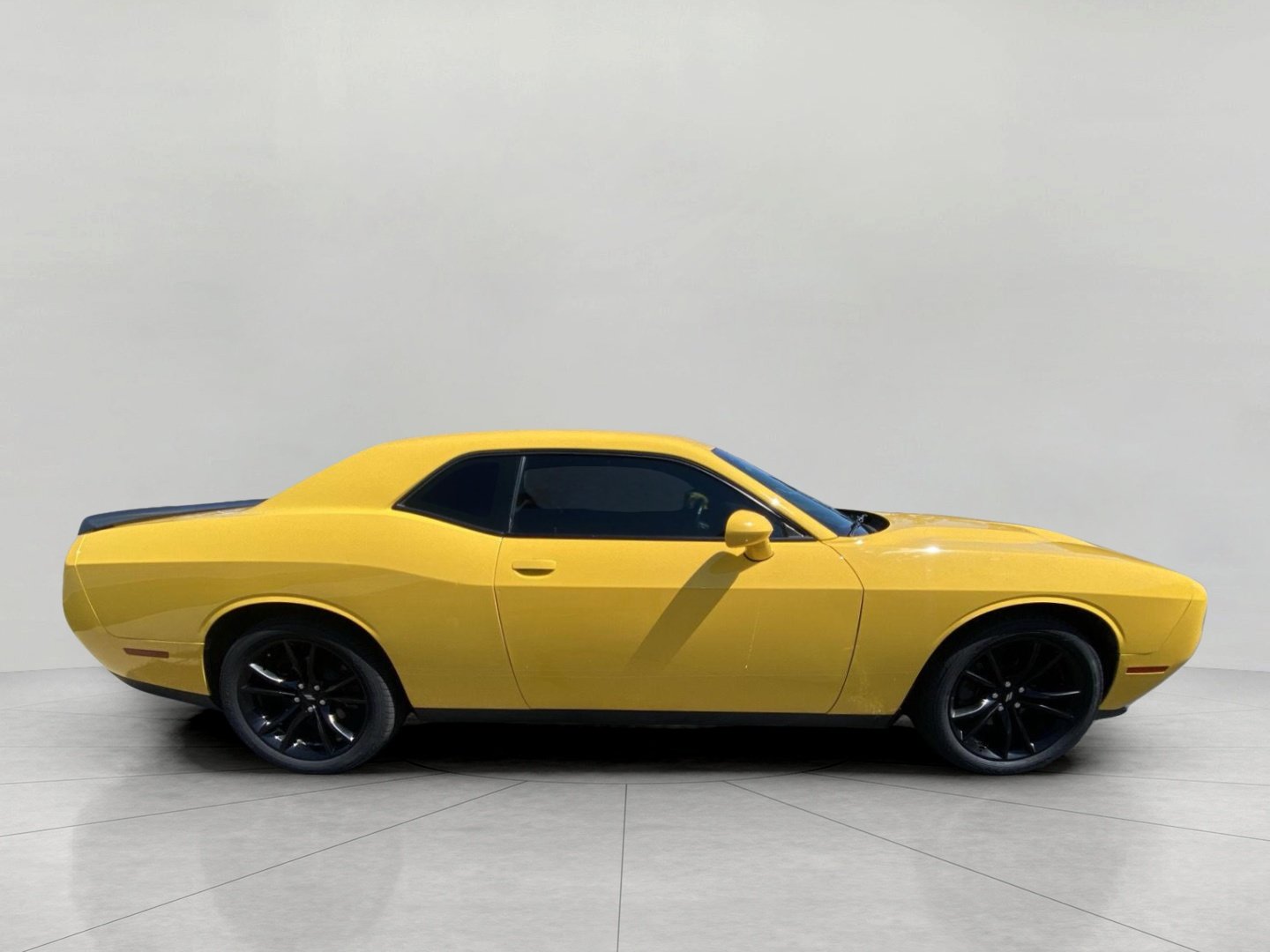 Used 2018 Dodge Challenger SXT w/ Blacktop Package RWD image 8