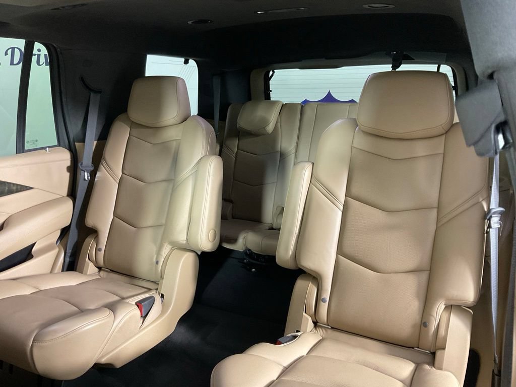 Used 2019 Cadillac Escalade Platinum AWD/4WD image 16