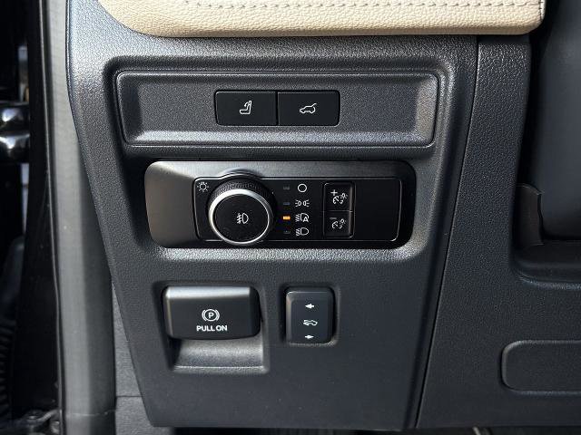 Certified 2023 Ford Expedition Limited image 24
