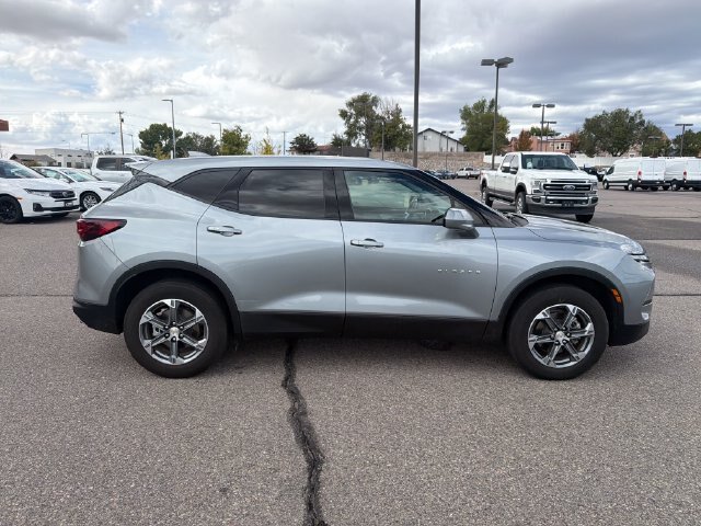 Used 2025 Chevrolet Blazer LT FWD image 6