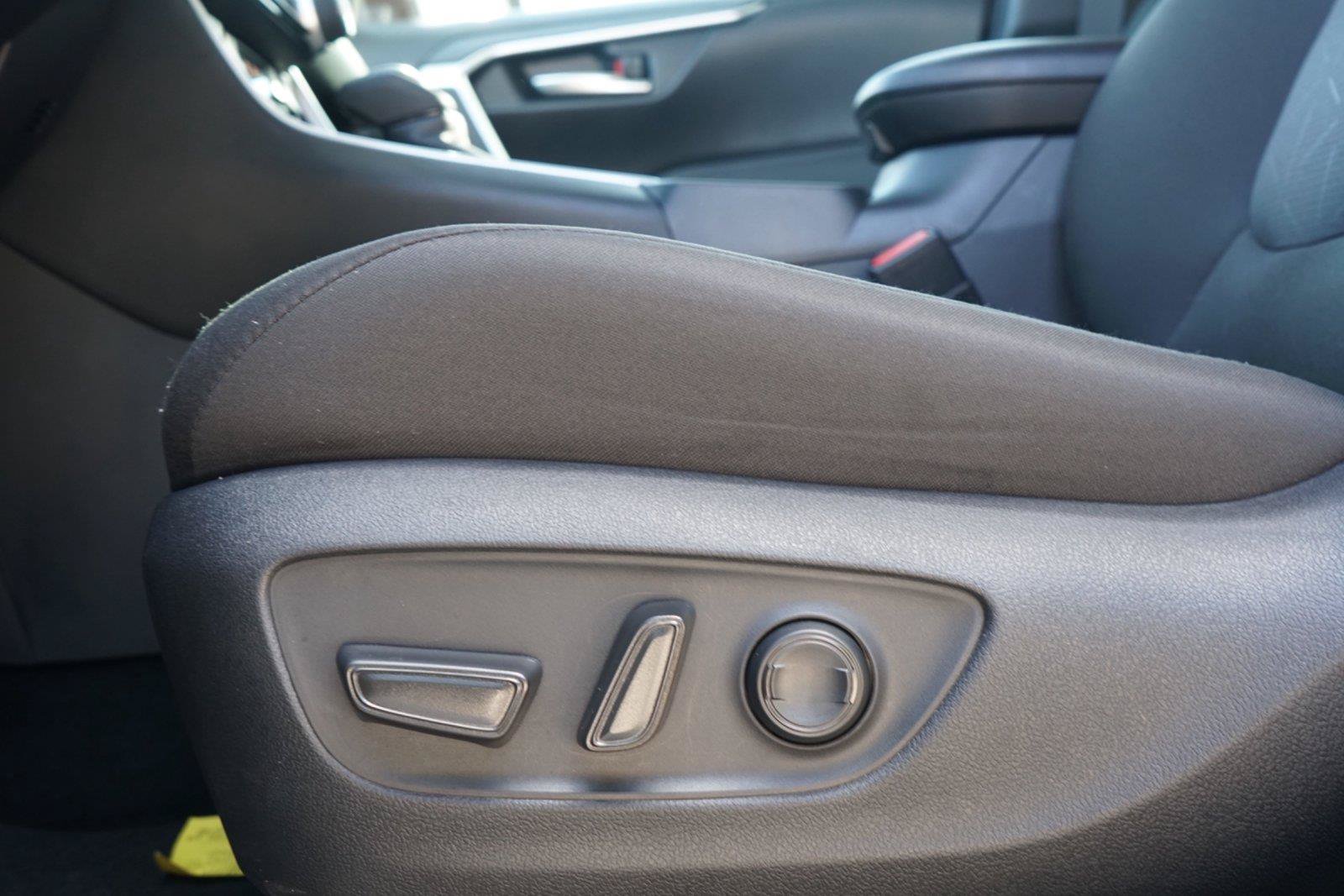 Used 2025 Toyota RAV4 XLE w/ Weather Package AWD/4WD image 21