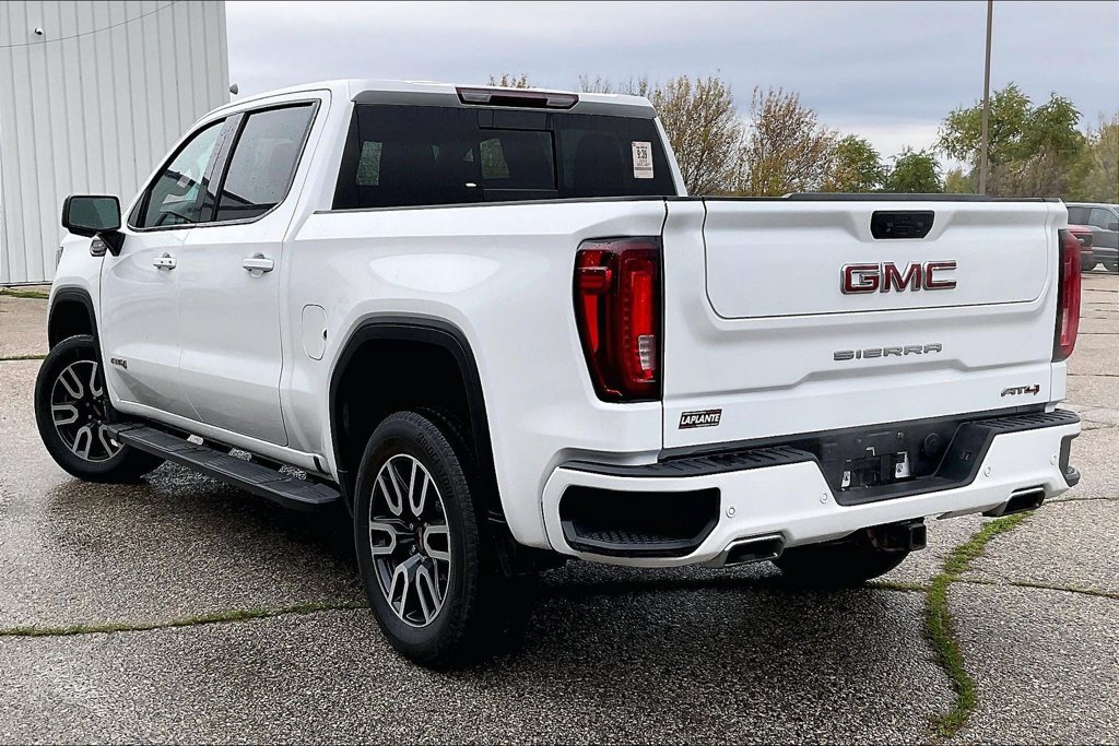 Used 2023 GMC Sierra 1500 AT4 w/ AT4 Preferred Package AWD/4WD image 3