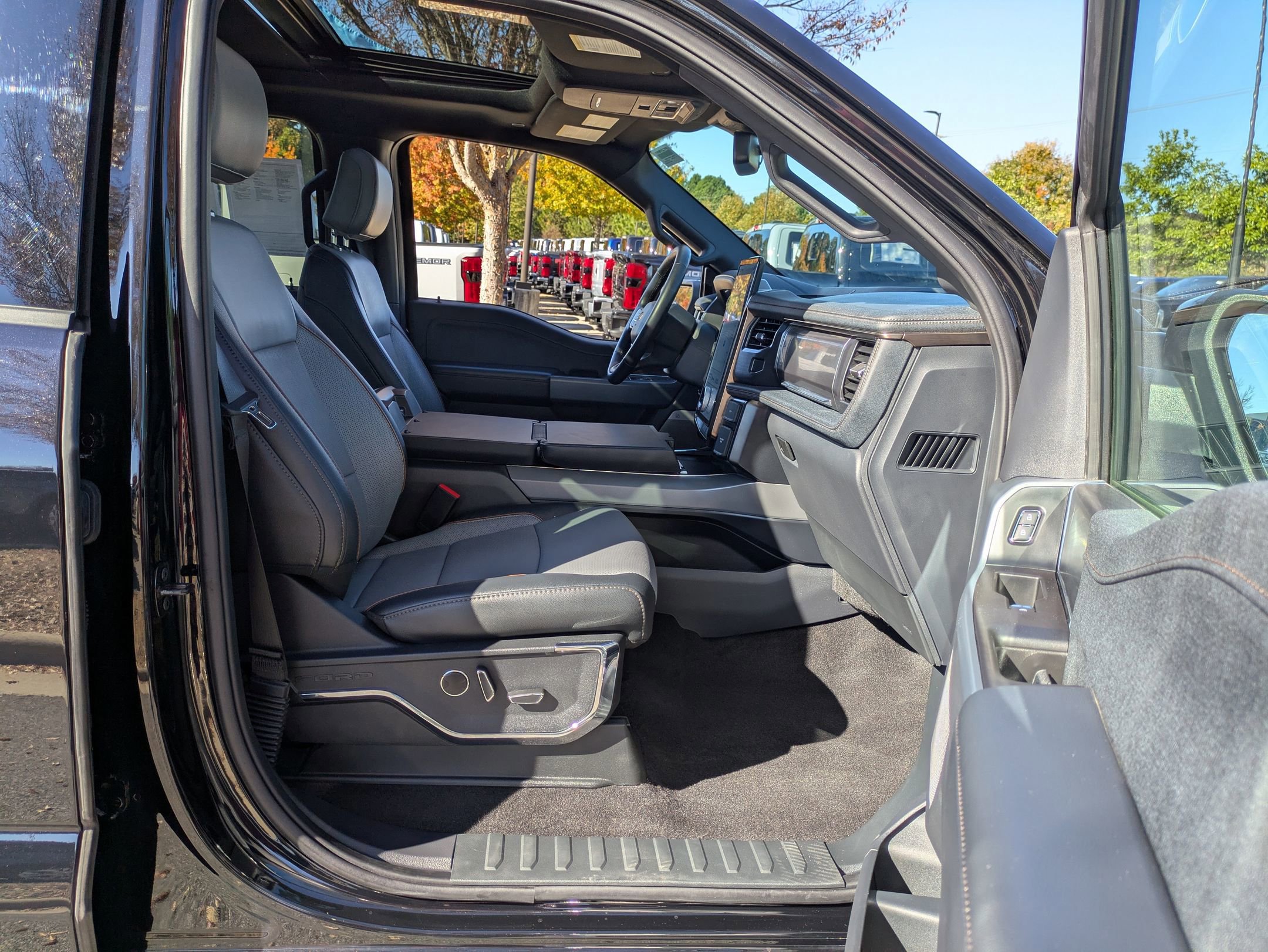 Certified 2024 Ford F150 Lightning Lariat image 44
