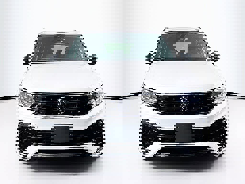 Used 2024 Volkswagen Tiguan SE R-Line image 6