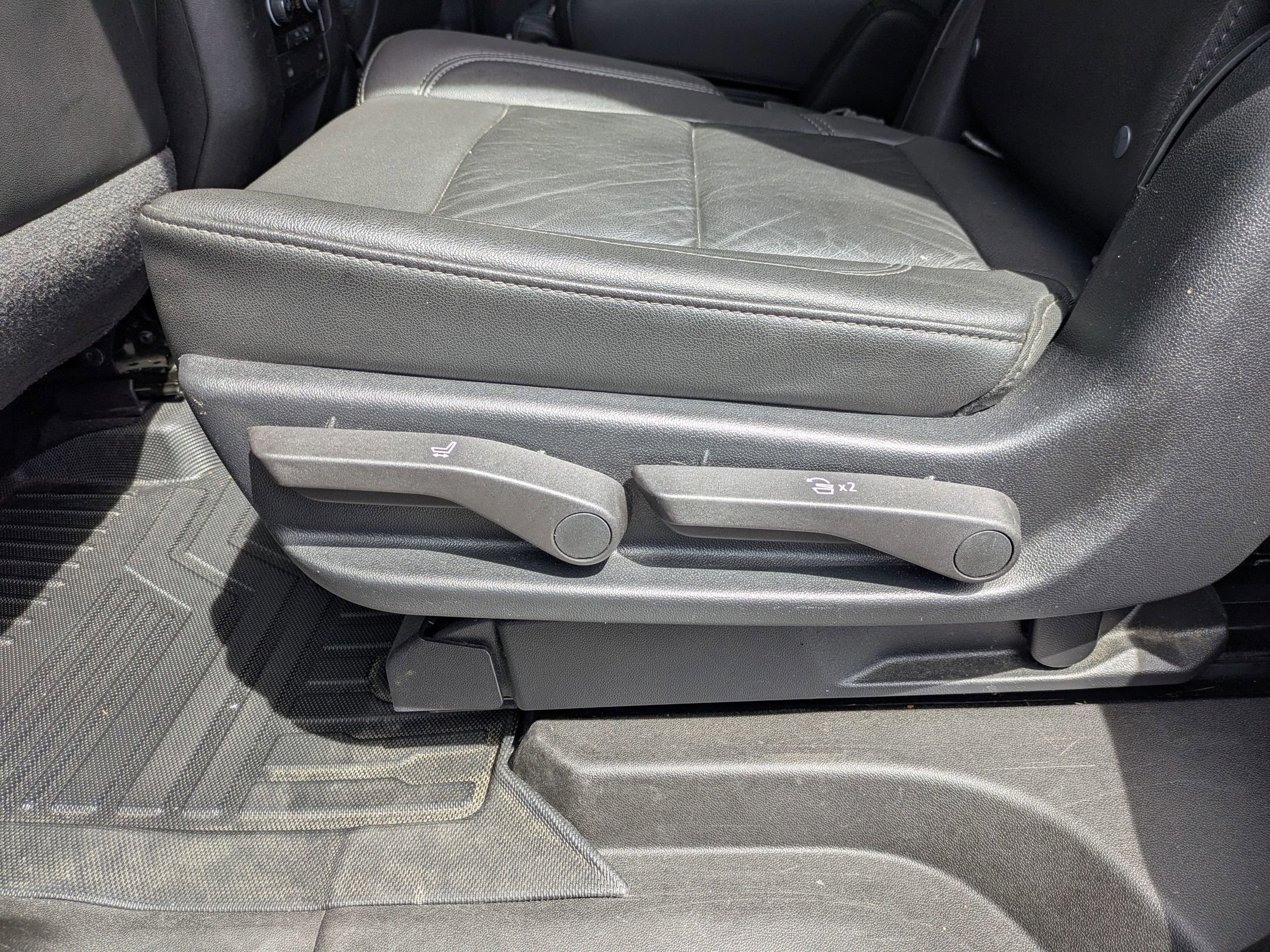 Used 2021 Chevrolet Tahoe LT image 28