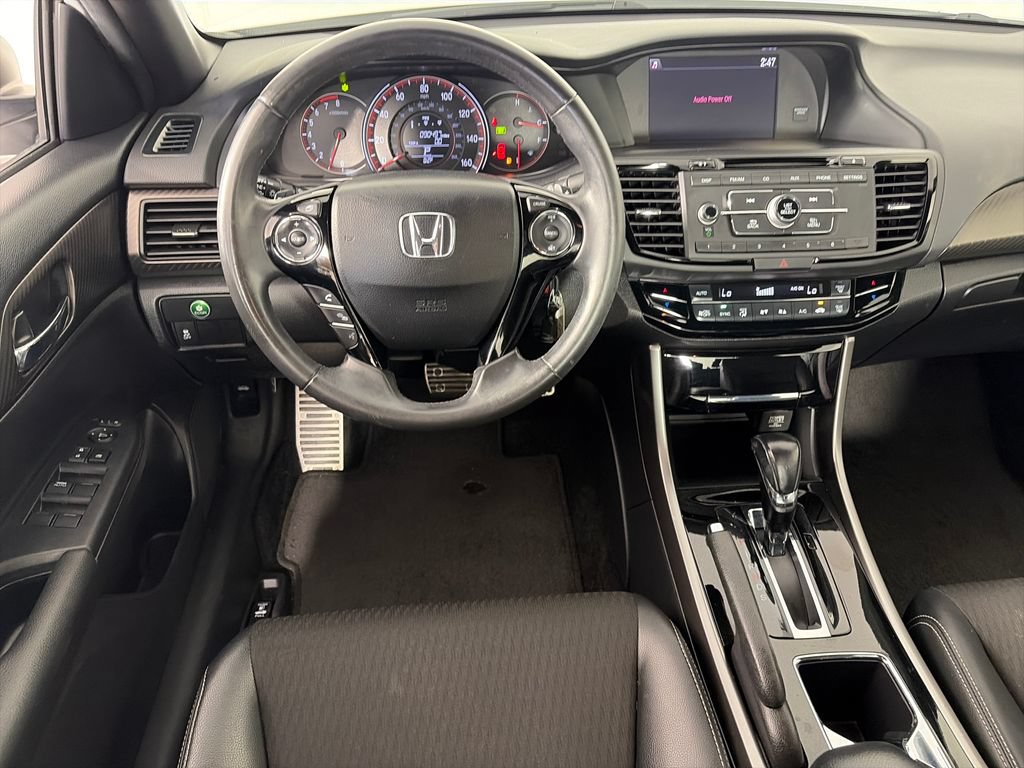 Used 2017 Honda Accord Sport image 14
