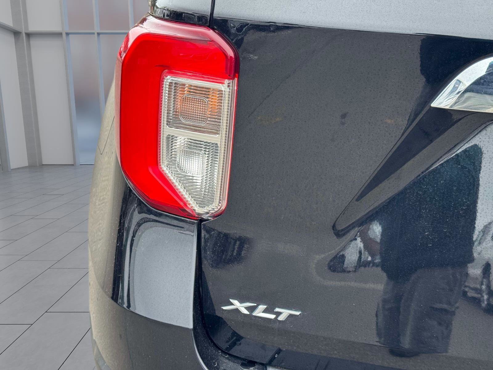 Certified 2022 Ford Explorer XLT w/ Equipment Group 202A image 10