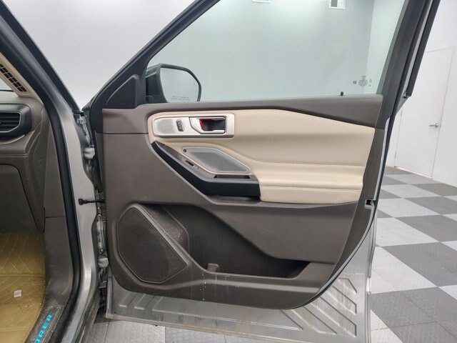 Certified 2020 Ford Explorer Platinum w/ Premium Technology Package AWD/4WD image 14