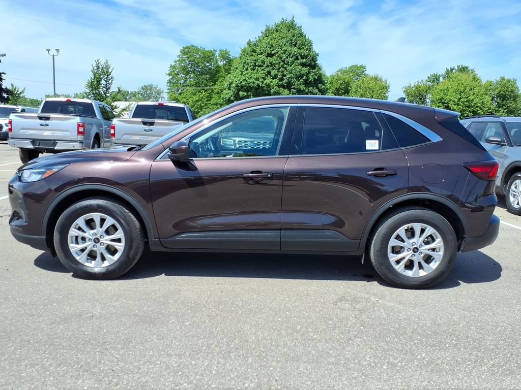 Certified 2023 Ford Escape Active w/ Tech Pack #2 AWD/4WD image 2