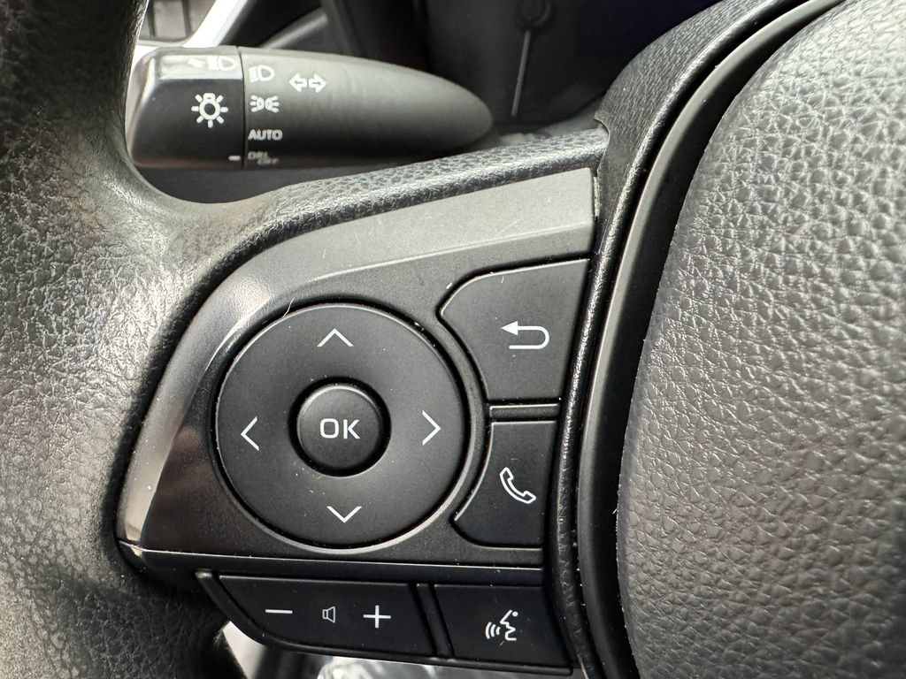 Used 2022 Toyota Corolla LE FWD image 14