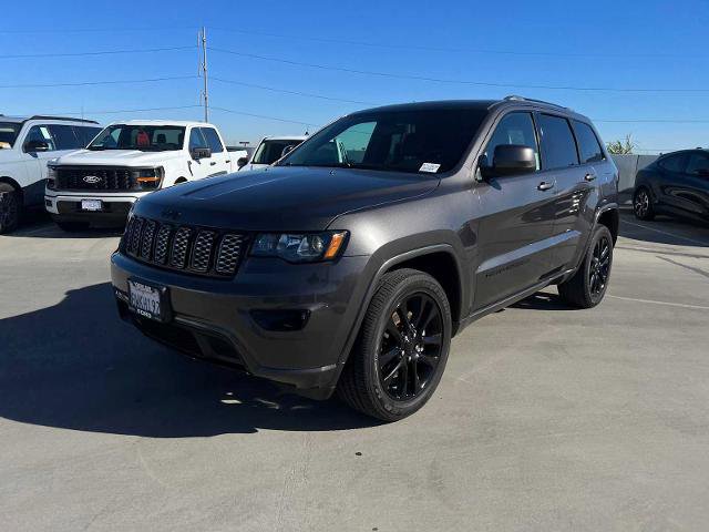 Used 2021 Jeep Grand Cherokee Laredo X image 3