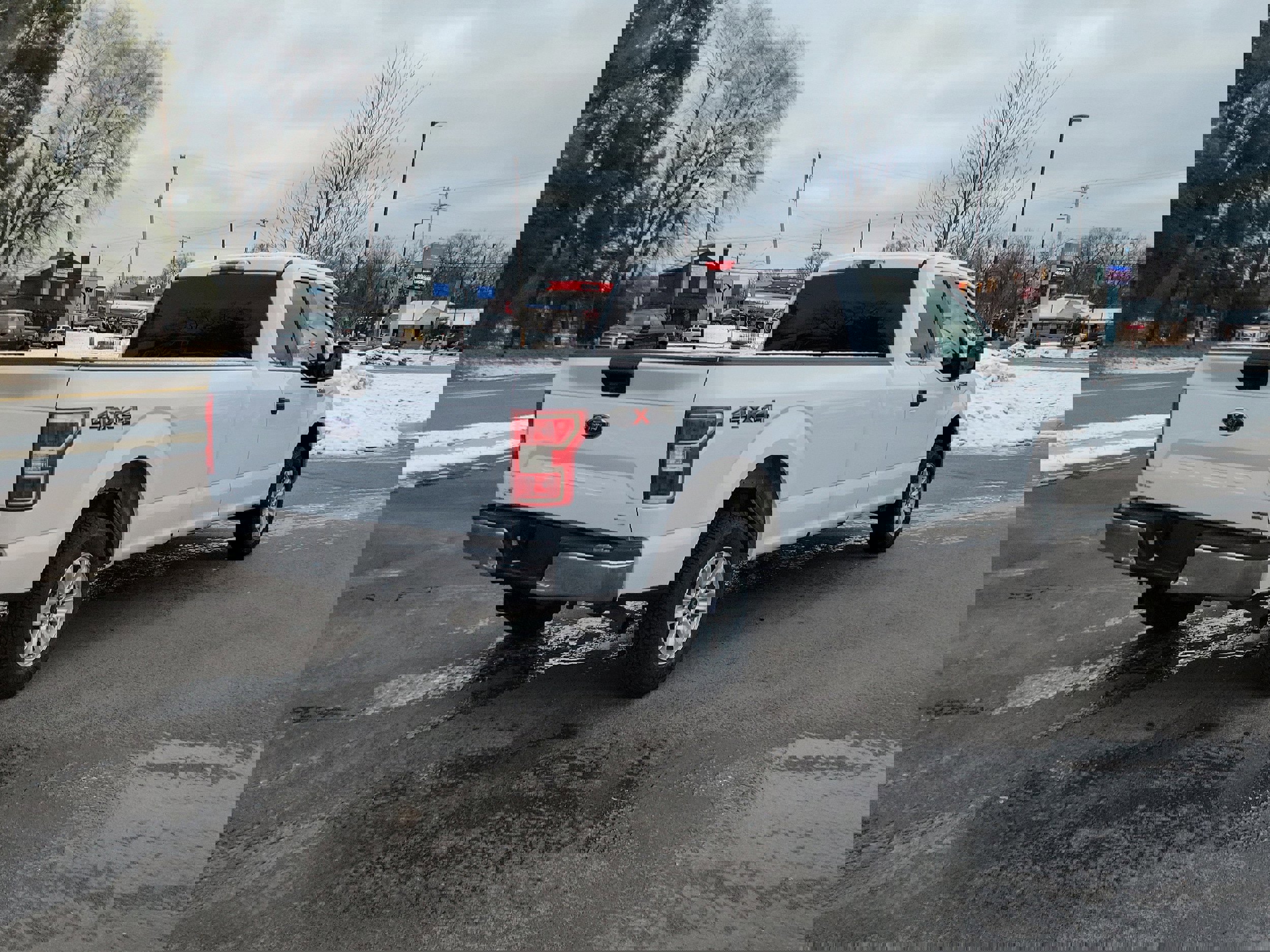 Certified 2019 Ford F150 XLT image 3