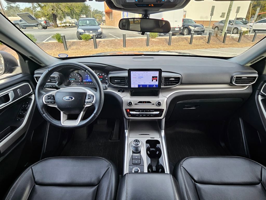 Certified 2023 Ford Explorer XLT w/ Equipment Group 202A image 11