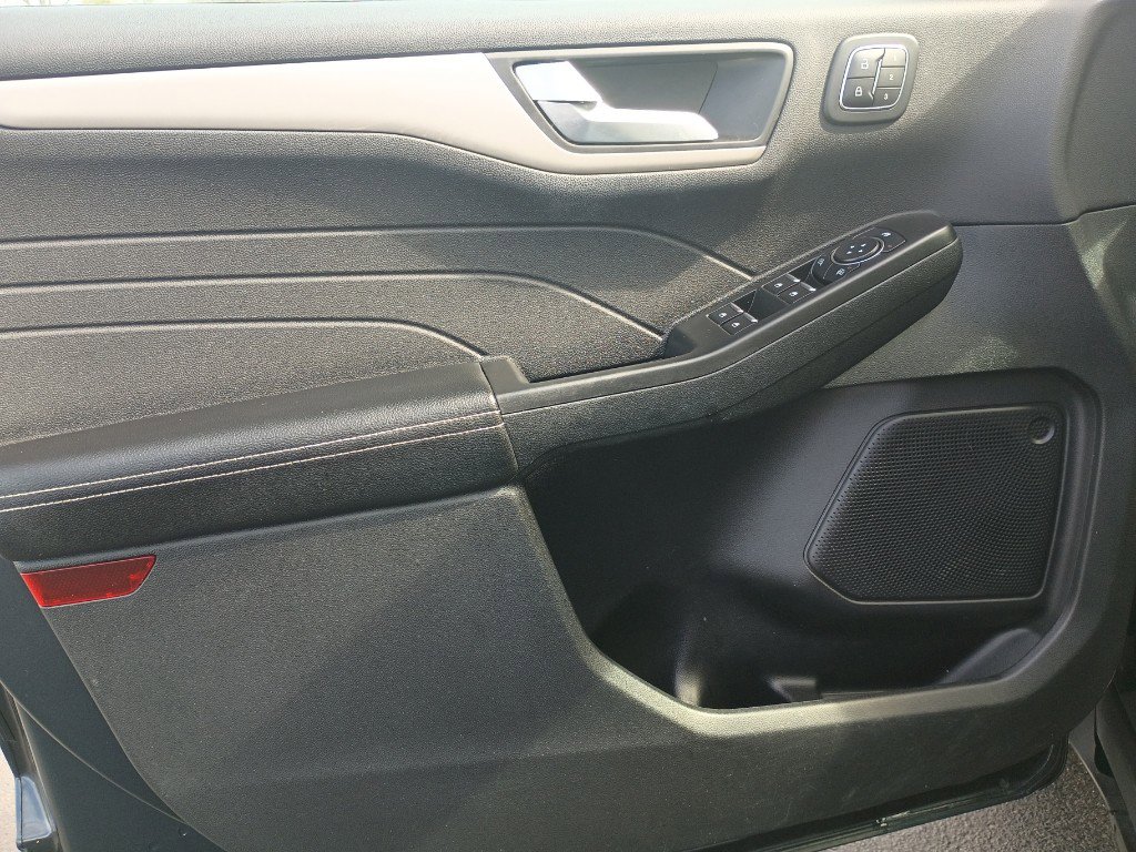 Certified 2022 Ford Escape SEL w/ Technology Package image 16