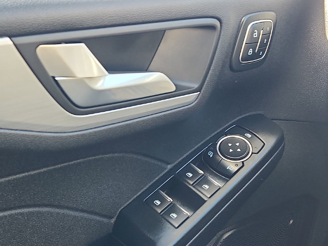Certified 2025 Ford Escape Platinum AWD/4WD image 11