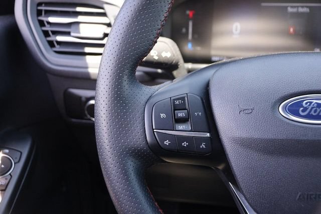 Certified 2025 Ford Escape ST-Line FWD image 11