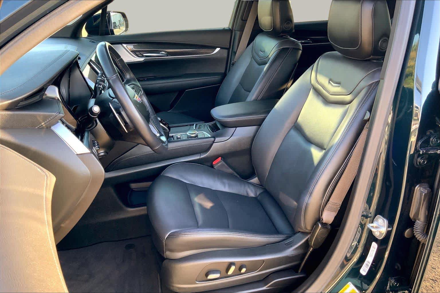 Used 2024 Cadillac XT6 Sport w/ Technology Package AWD/4WD image 8