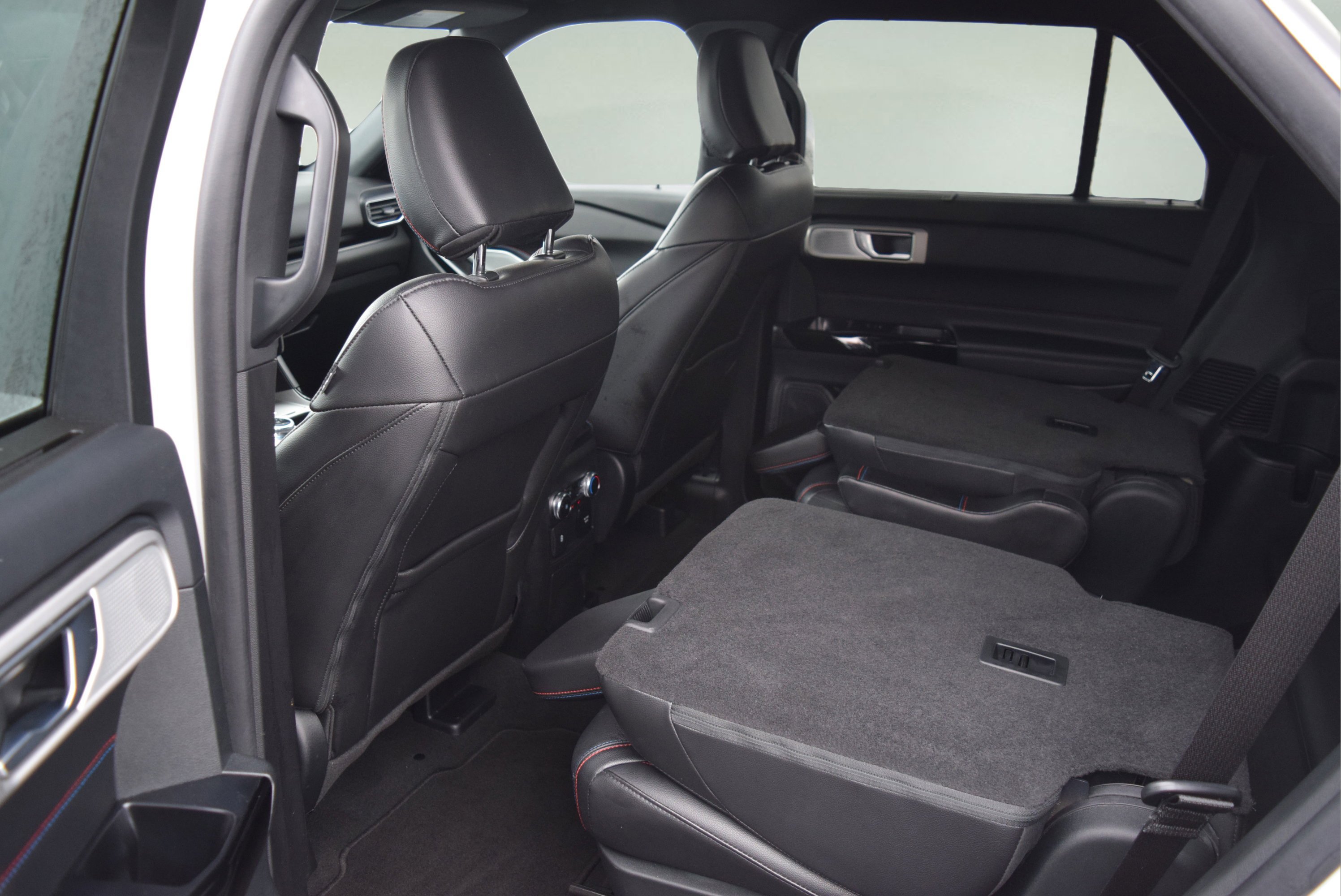 Certified 2023 Ford Explorer ST w/ Equipment Group 401A image 8