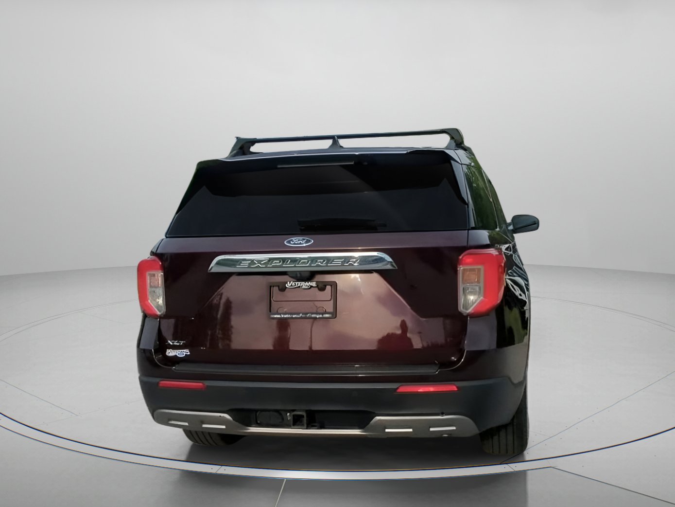 Certified 2022 Ford Explorer XLT w/ Equipment Group 202A RWD image 25