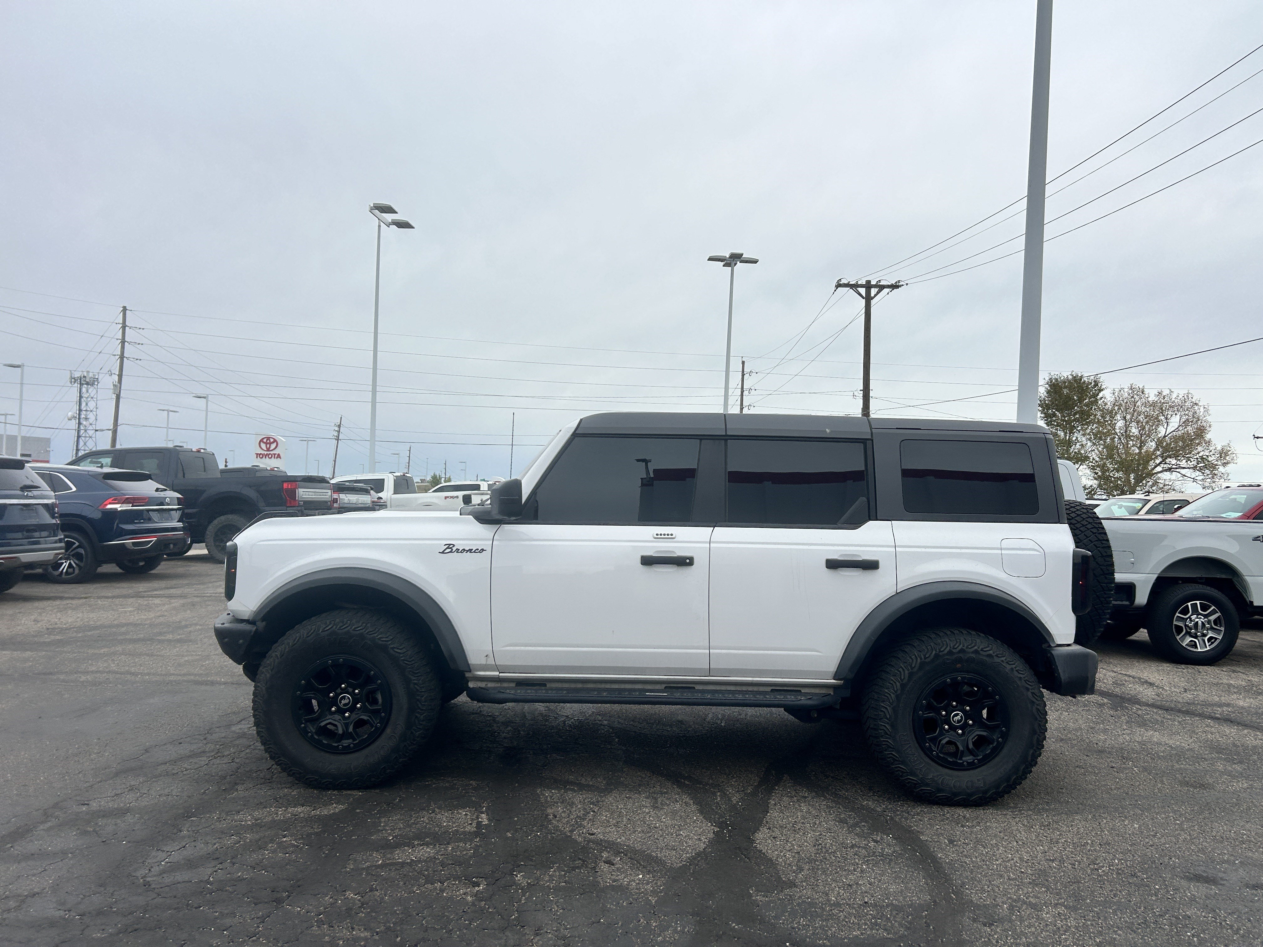 Certified 2023 Ford Bronco Wildtrak AWD/4WD image 3
