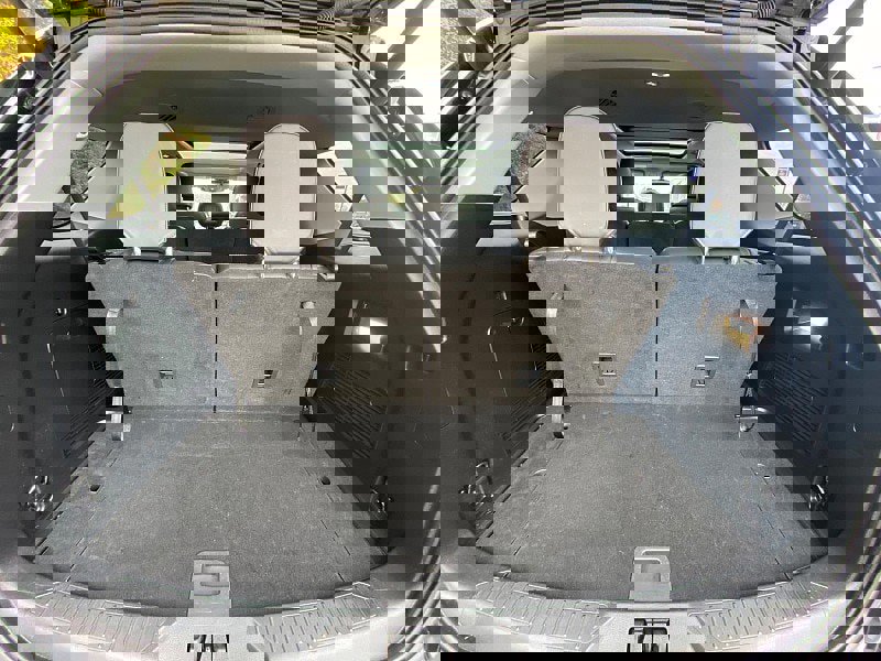 Certified 2022 Ford Explorer XLT w/ Equipment Group 202A image 10