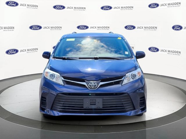 Used 2020 Toyota Sienna LE w/ LE Preferred Package FWD image 8