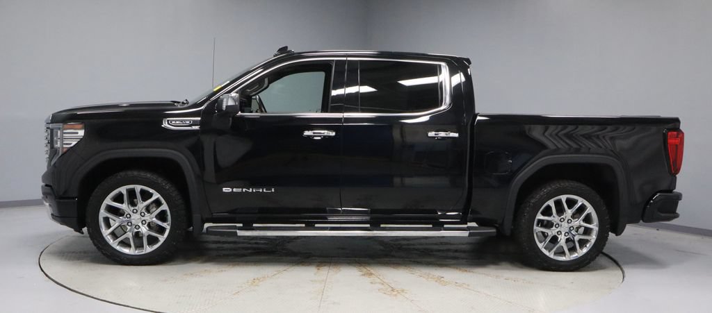Used 2022 GMC Sierra 1500 Denali w/ Technology Package AWD/4WD image 8