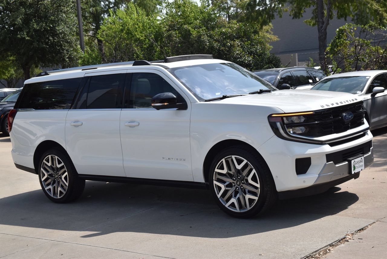 Certified 2025 Ford Expedition Max Platinum w/ Platinum Ultimate Package AWD/4WD image 5