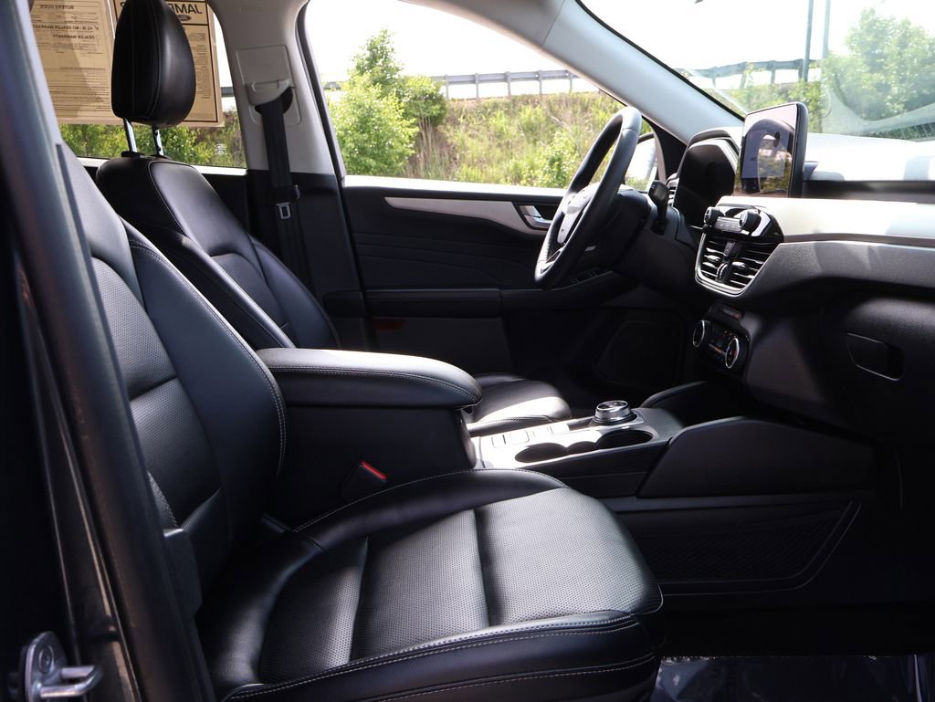 Certified 2022 Ford Escape SEL FWD image 9