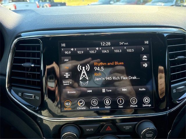 Used 2021 Jeep Grand Cherokee Laredo X image 17