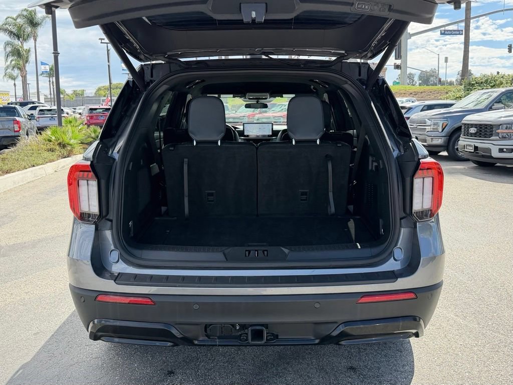 Certified 2025 Ford Explorer ST-Line AWD/4WD image 10