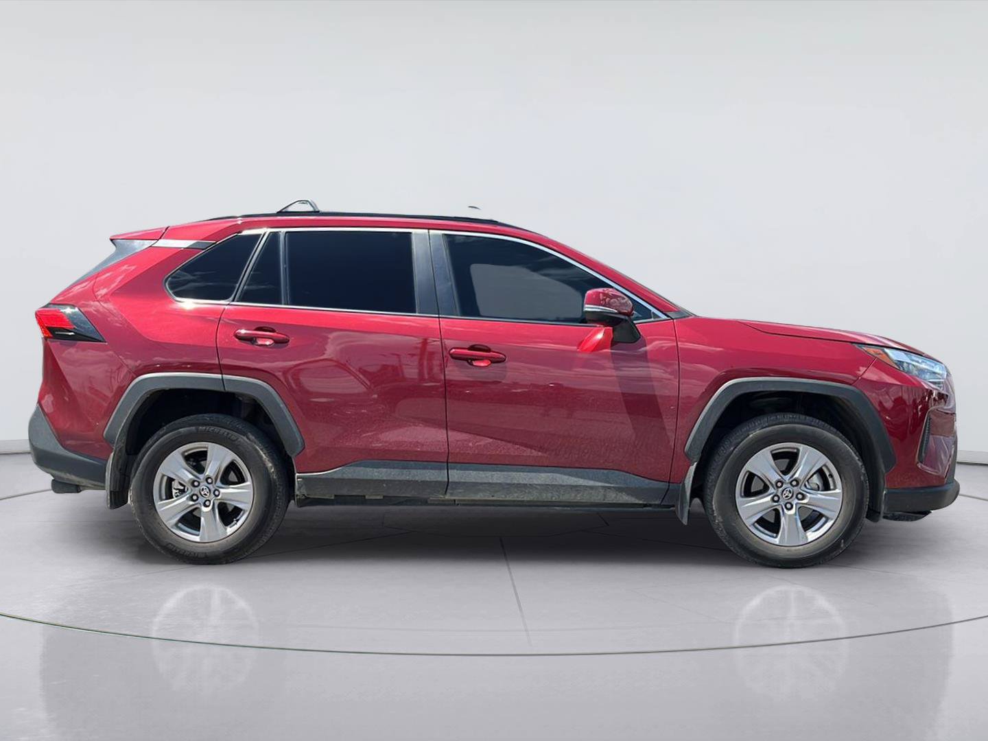 Used 2025 Toyota RAV4 XLE FWD image 3