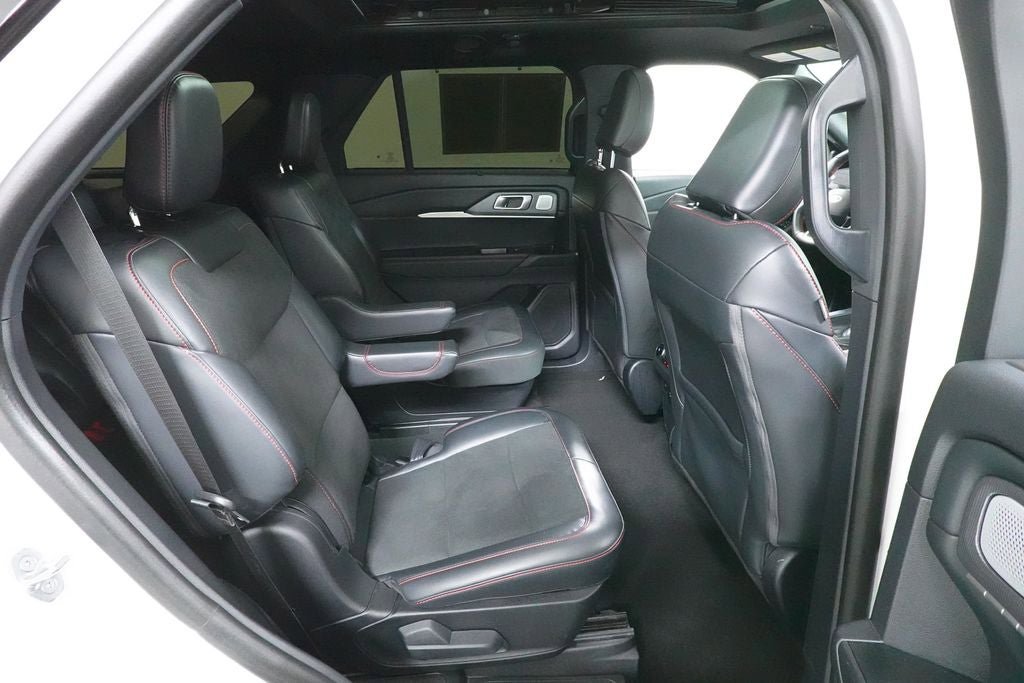 Certified 2025 Ford Explorer ST AWD/4WD image 34